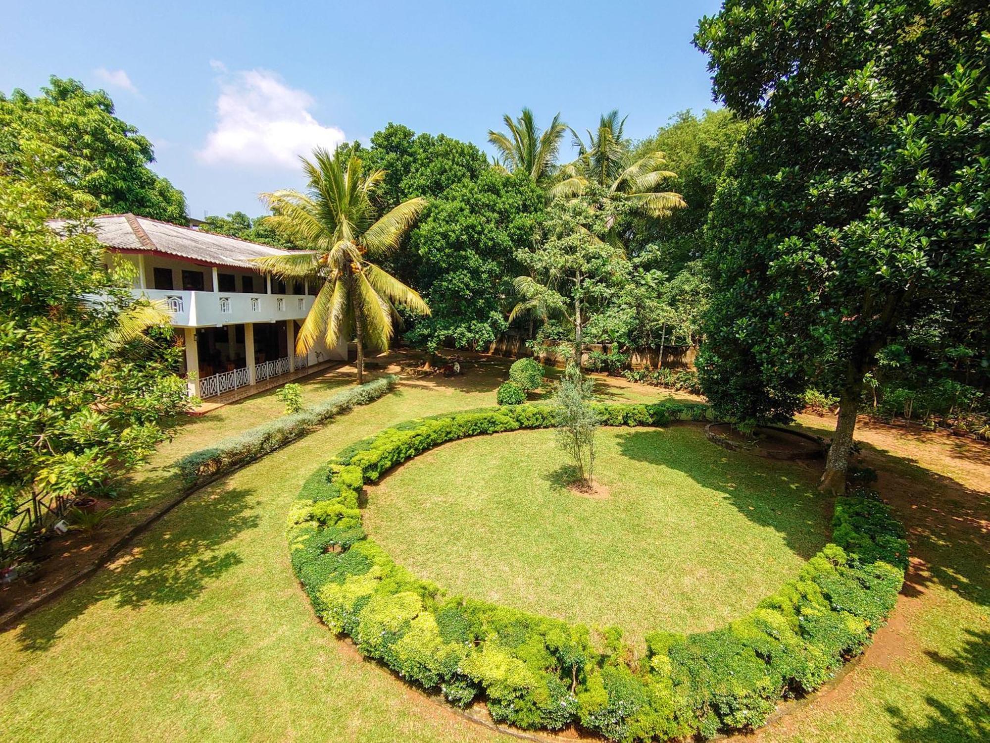 The Jungle Pearl Hotel Udawalawe Exterior photo